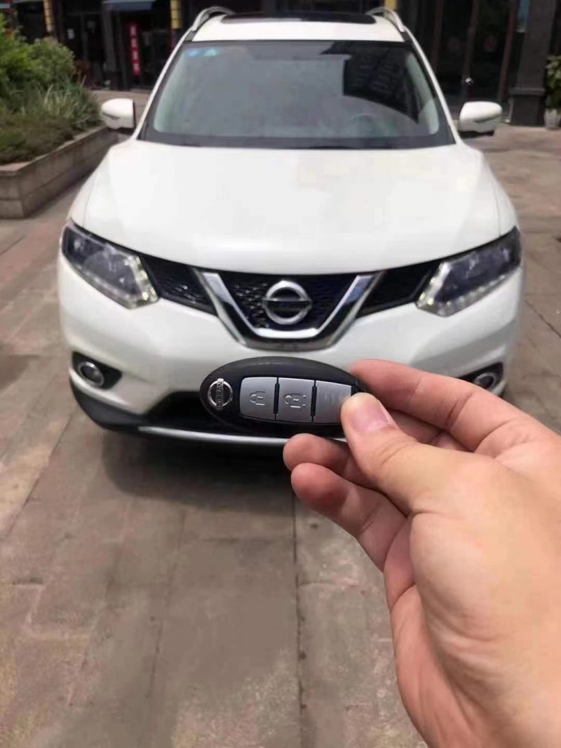 成都15年日产奇骏1