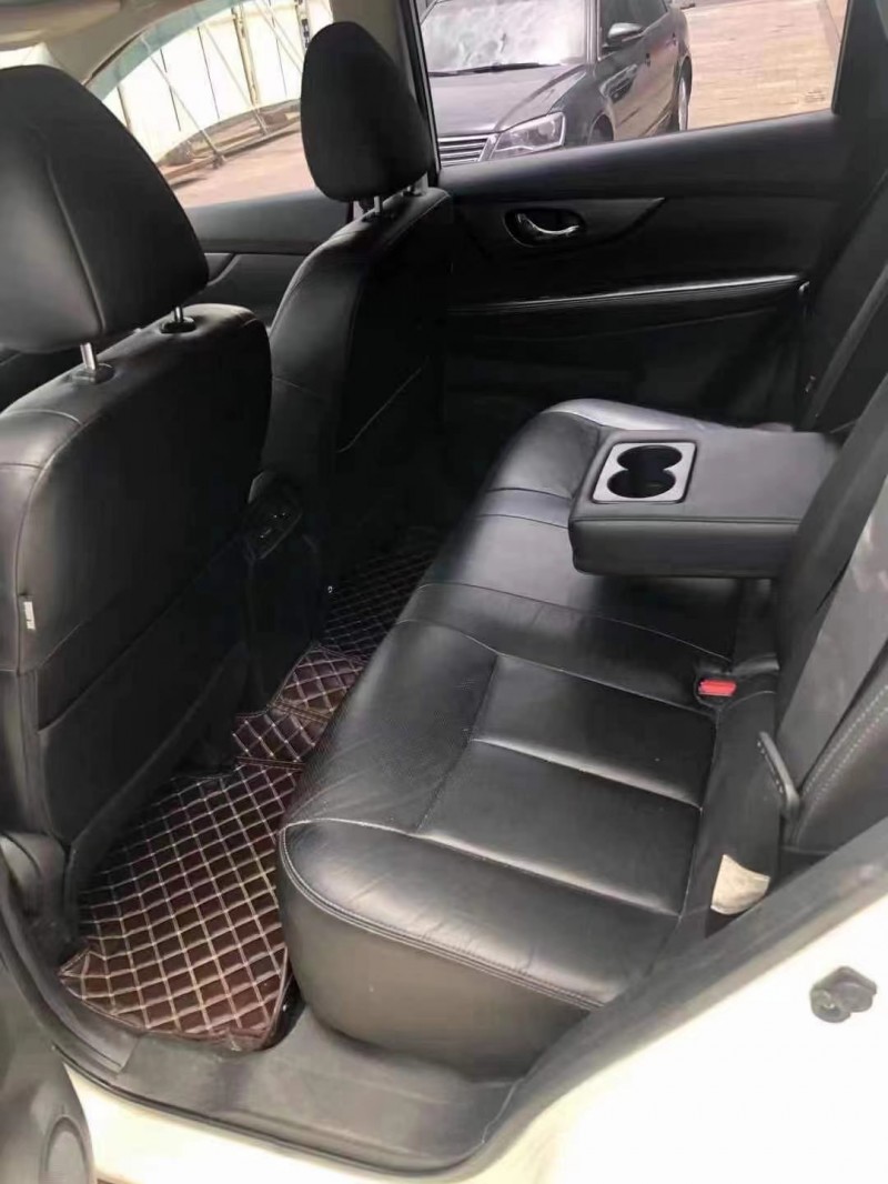 成都15年日产奇骏4