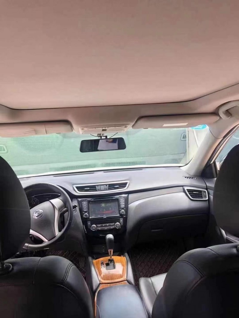 成都15年日产奇骏5