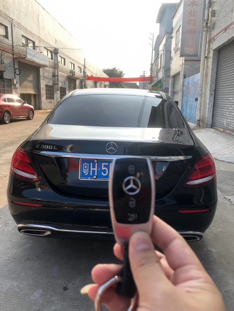 广州17年奔驰E4