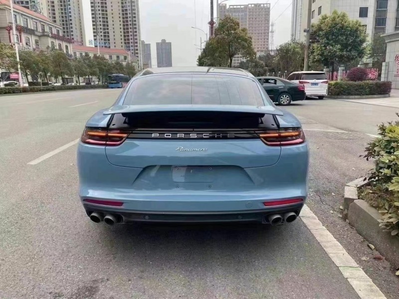 广州19年保时捷帕拉梅拉8