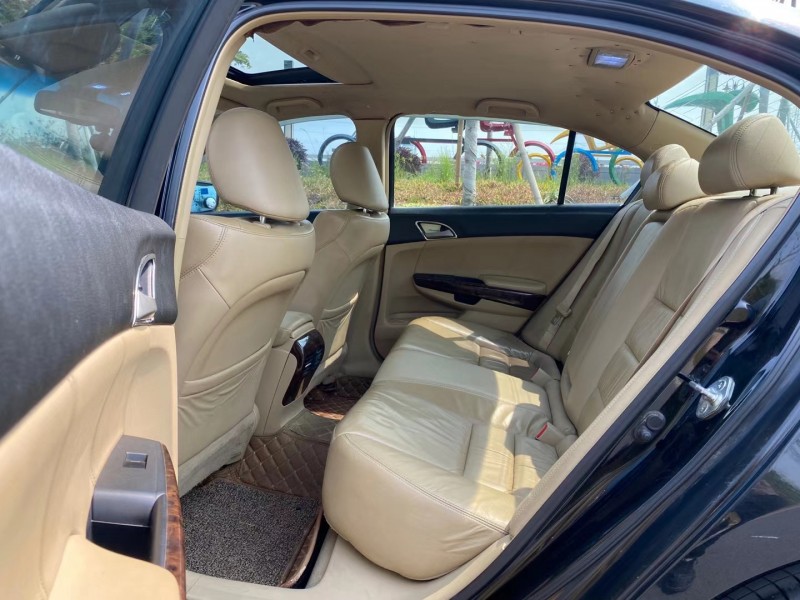 东莞08年本田雅阁7