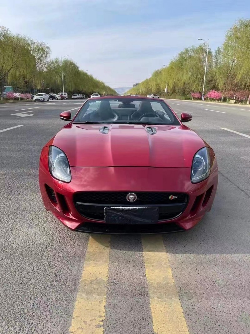 大同13年捷豹F-Type1