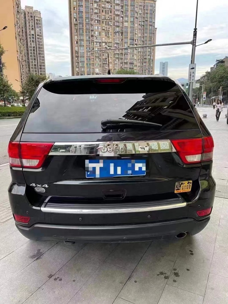 重慶12年Jeep大切諾基1