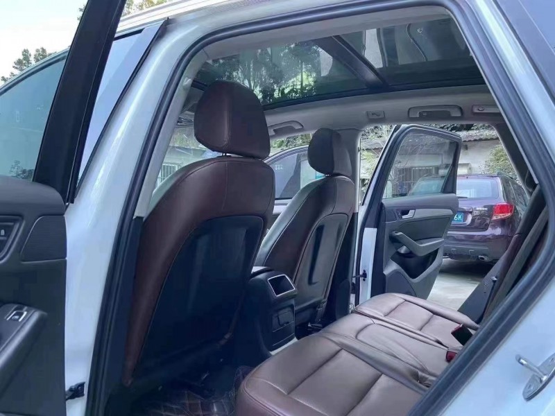 成都16年奥迪Q54