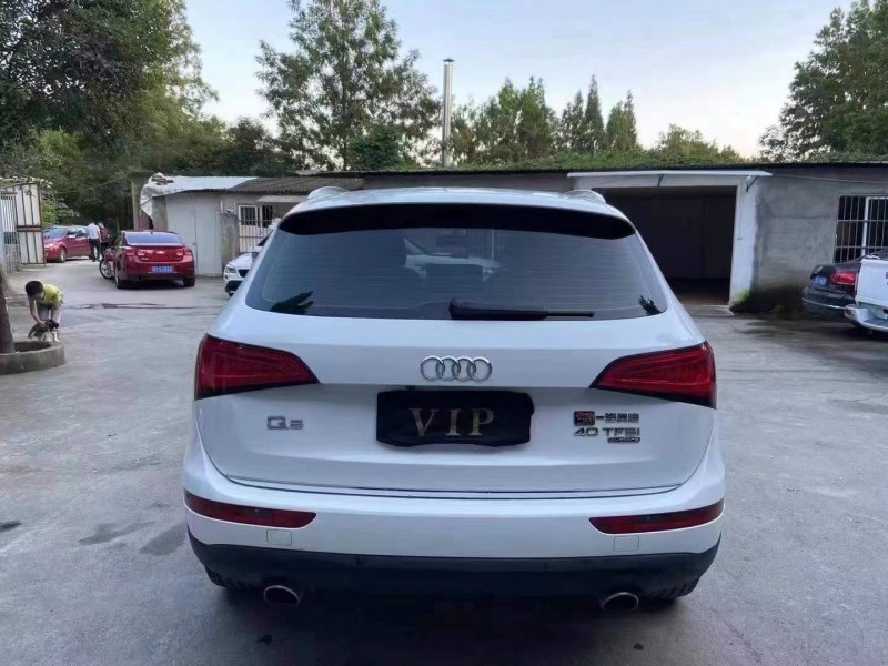 成都16年奥迪Q59