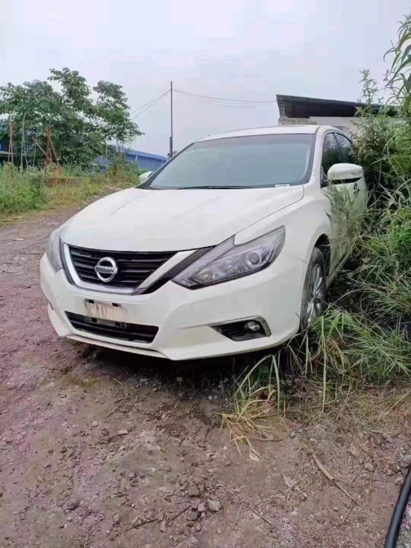 貴陽18年日產天籟6