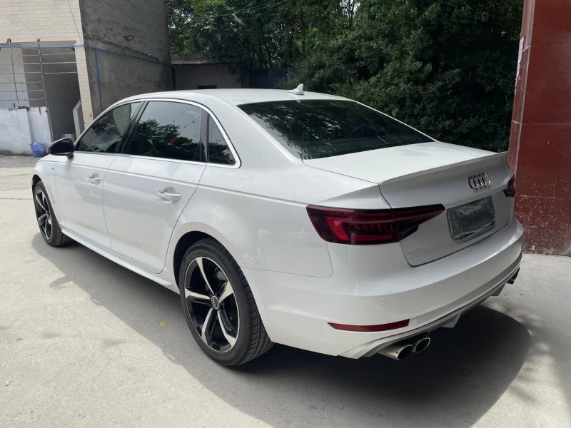 成都18年奥迪A4L3