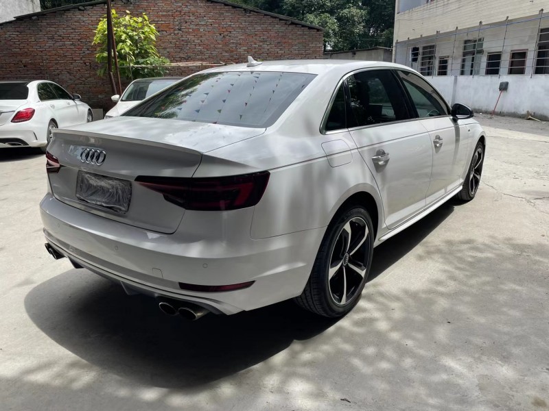 成都18年奥迪A4L2