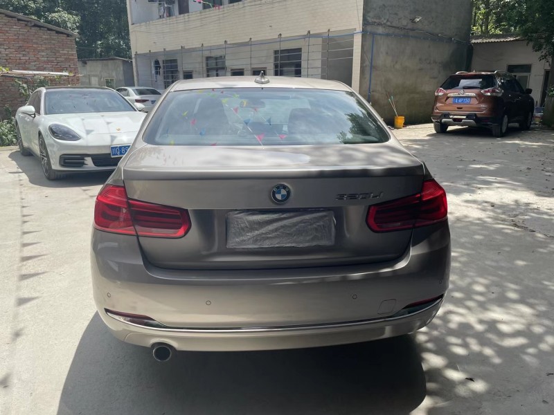 成都16年宝马3系9