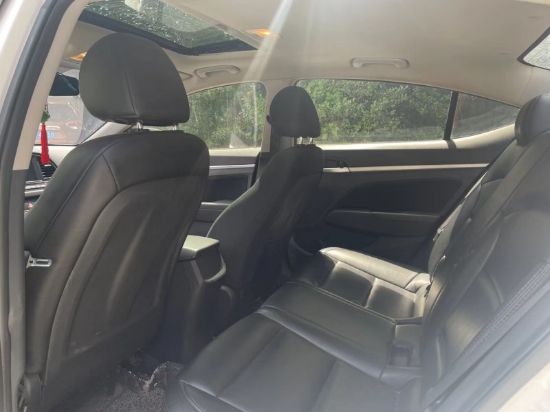 成都17年现代领动4