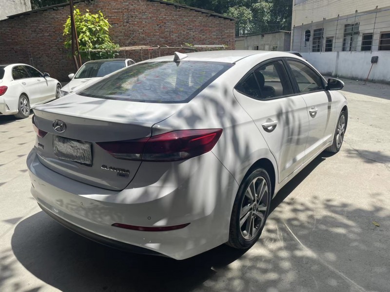 成都17年现代领动8