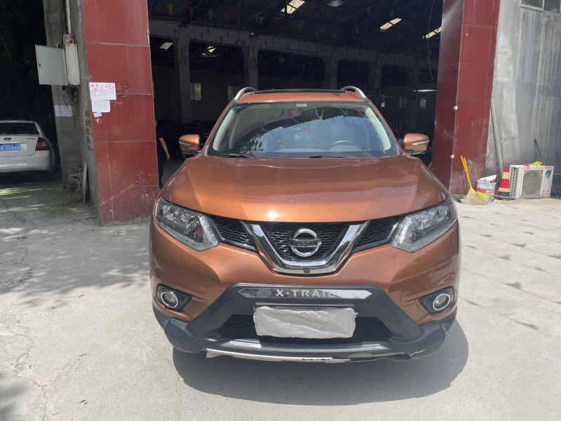 成都14年日产奇骏1