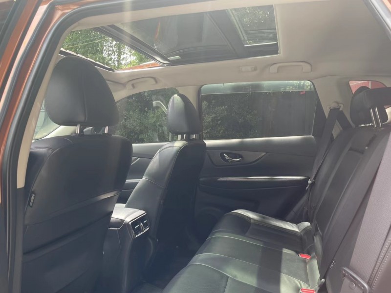 成都14年日产奇骏6