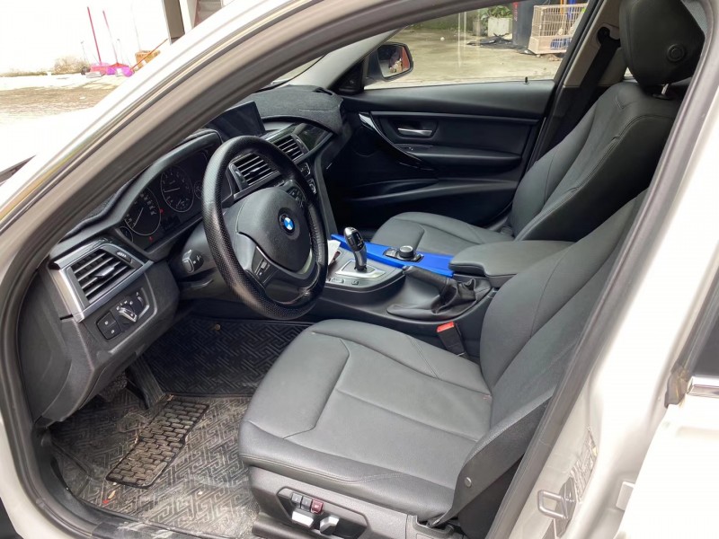 成都16年宝马3系6