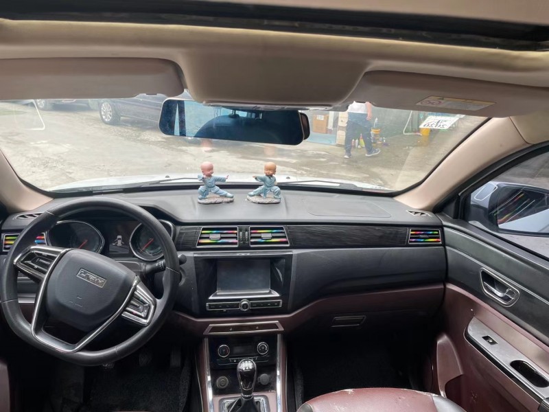 成都16年力帆汽车迈威5