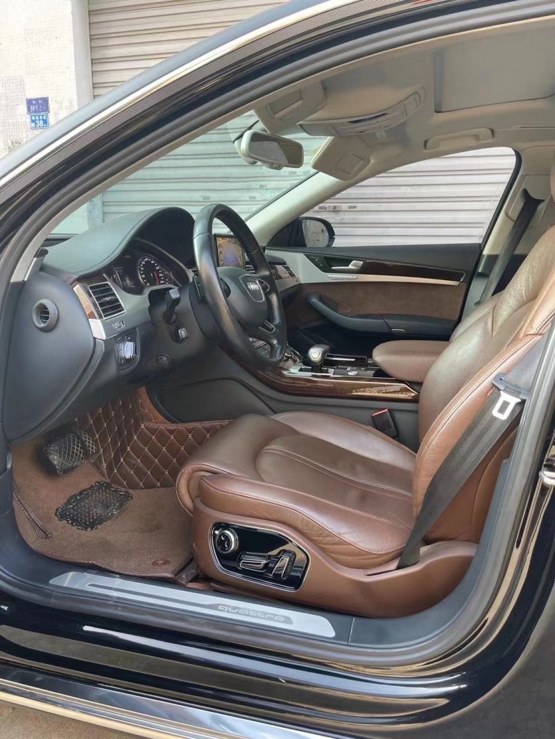 广州16年奥迪A8L7