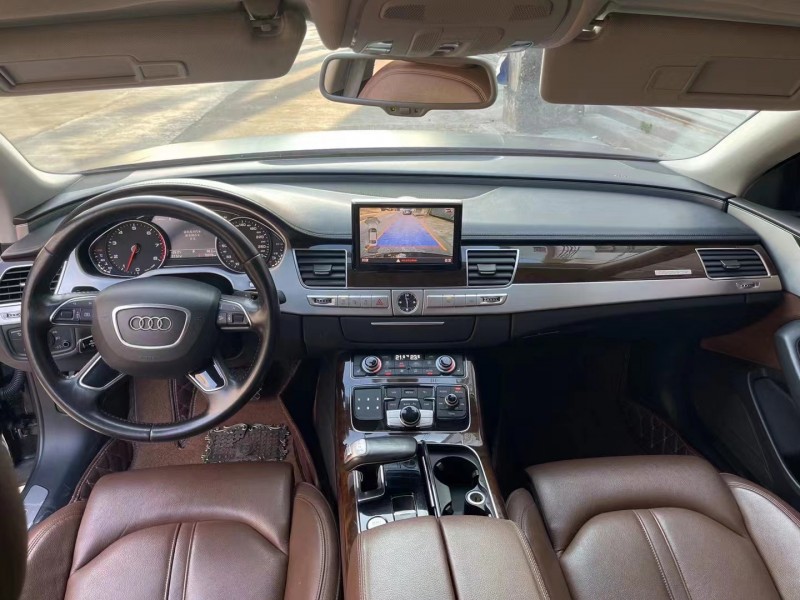 广州16年奥迪A8L8