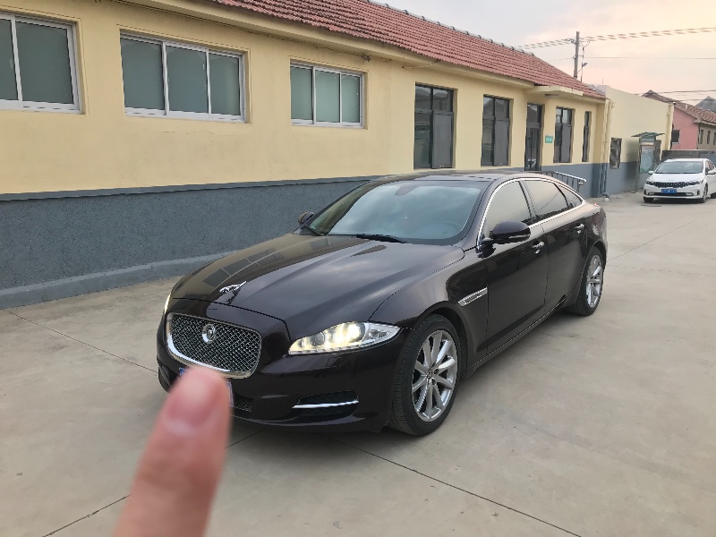 青島12年捷豹XJ6