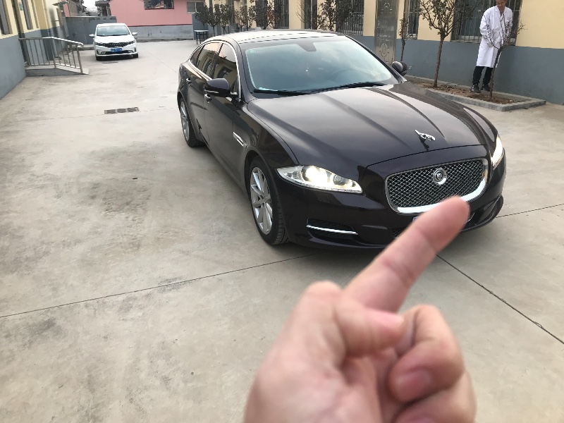 青島12年捷豹XJ5