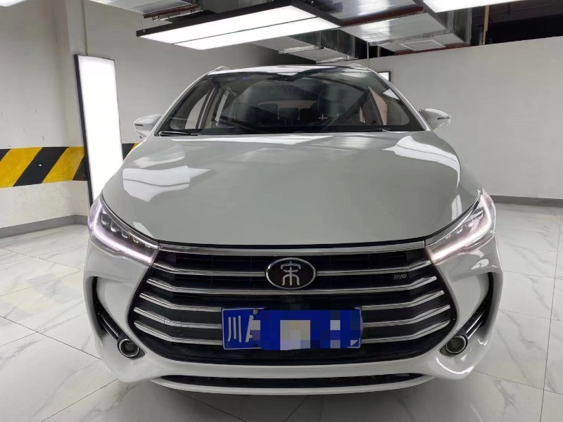 成都17年比亚迪宋1