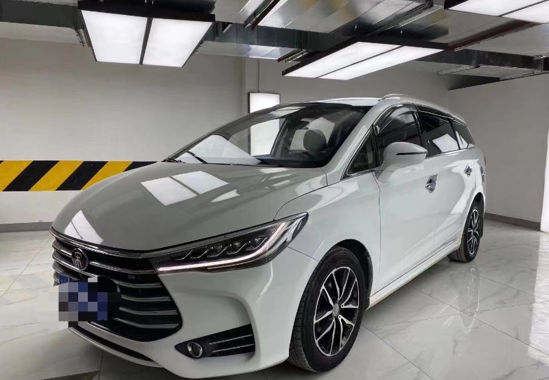 成都17年比亚迪宋3