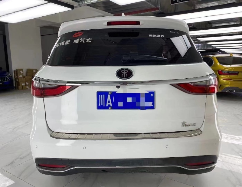 成都17年比亚迪宋5