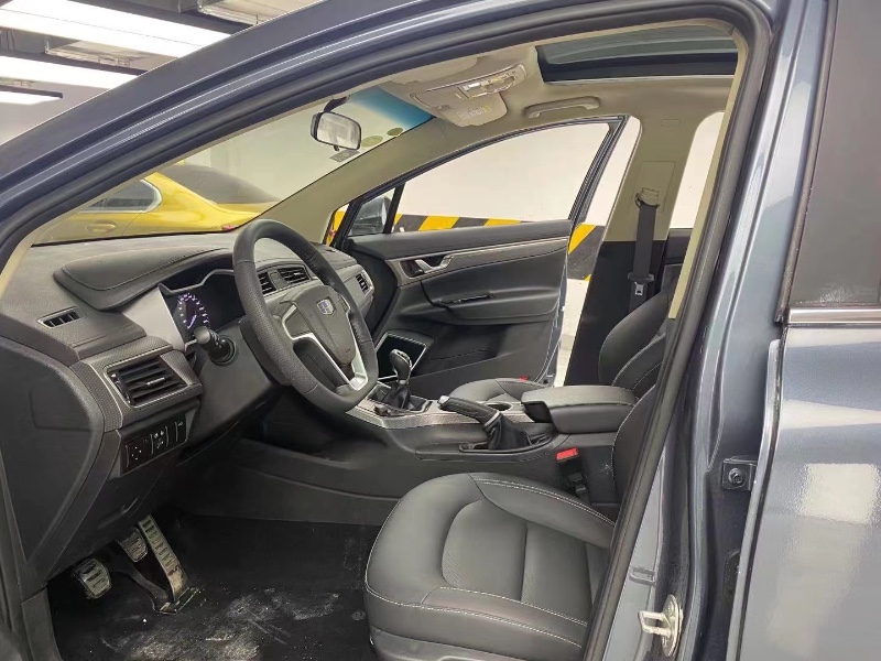 成都17年吉利GS4