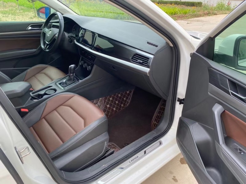 保定19年大众朗逸8