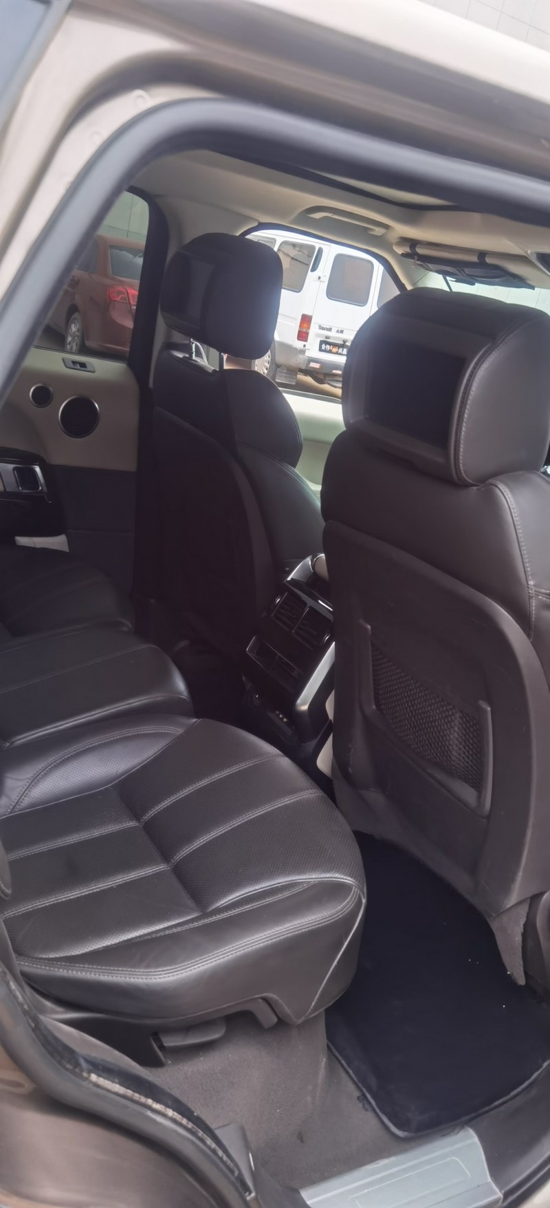 青岛14年路虎揽胜运动3