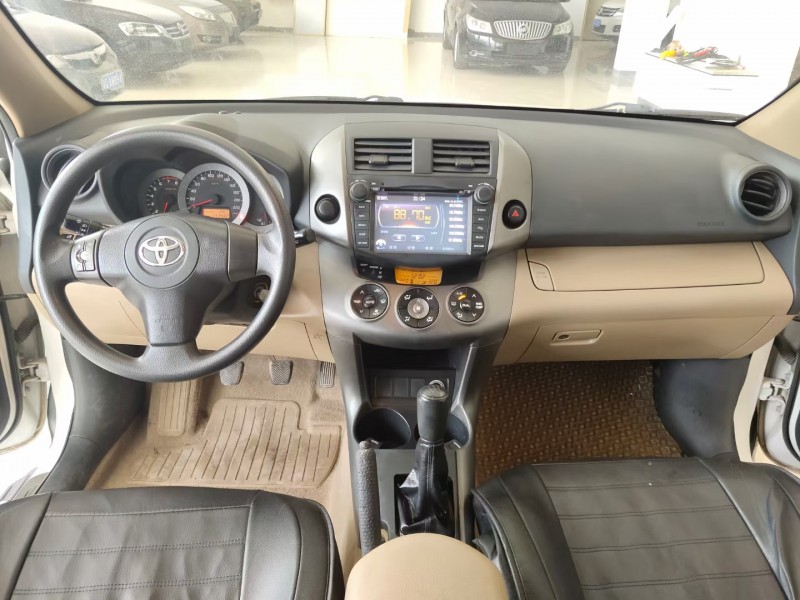聊城12年豐田RAV4榮放1