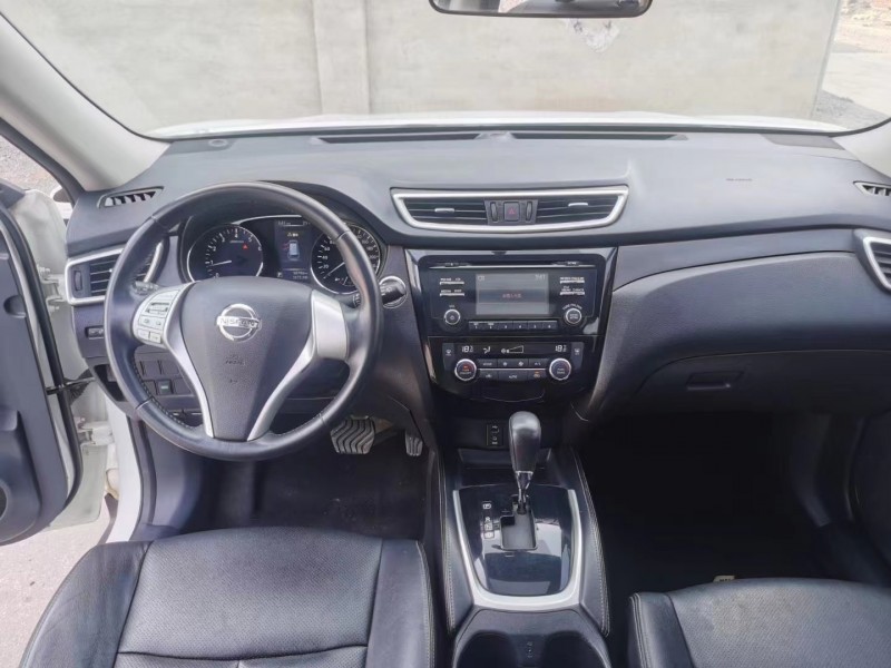 保定16年日产奇骏7