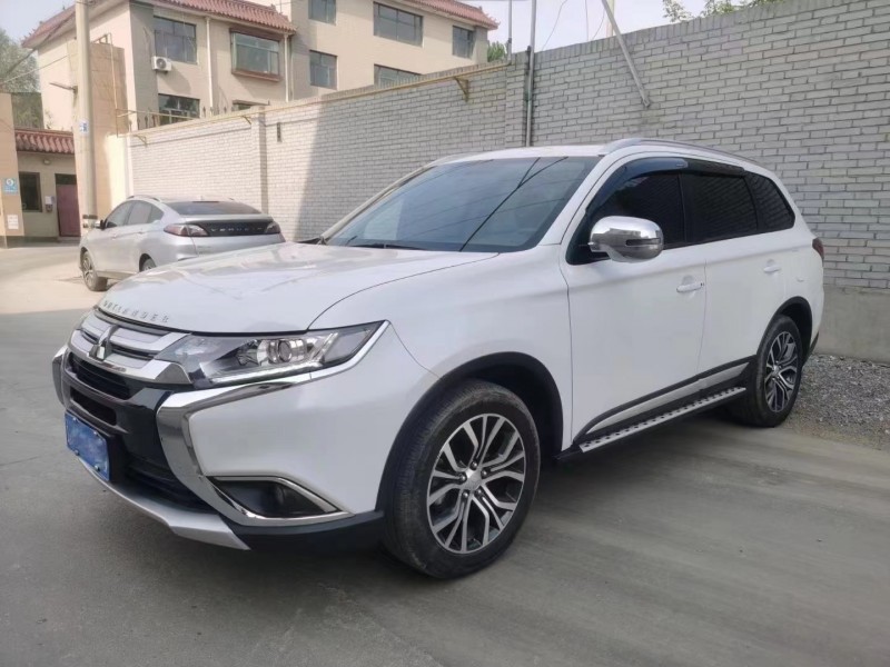 保定18年三菱欧蓝德4