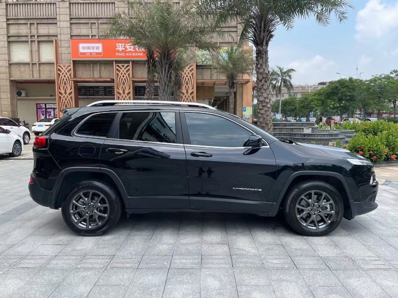 佛山21年Jeep自由光6