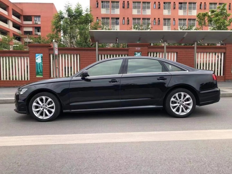 成都16年奥迪A6L8