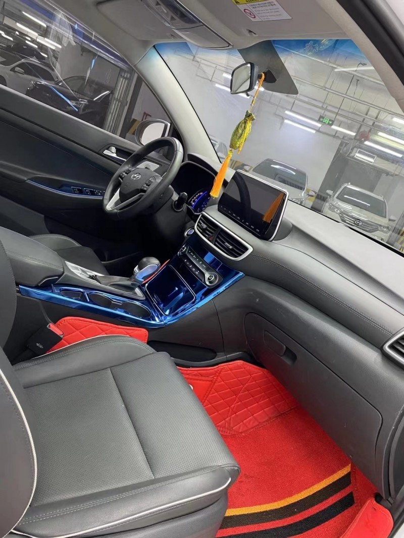 成都20年现代途胜6