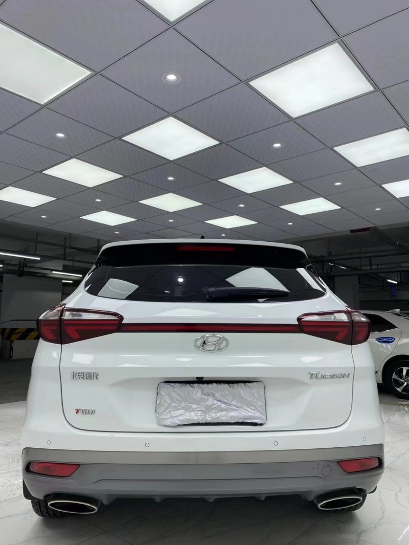 成都20年现代途胜9