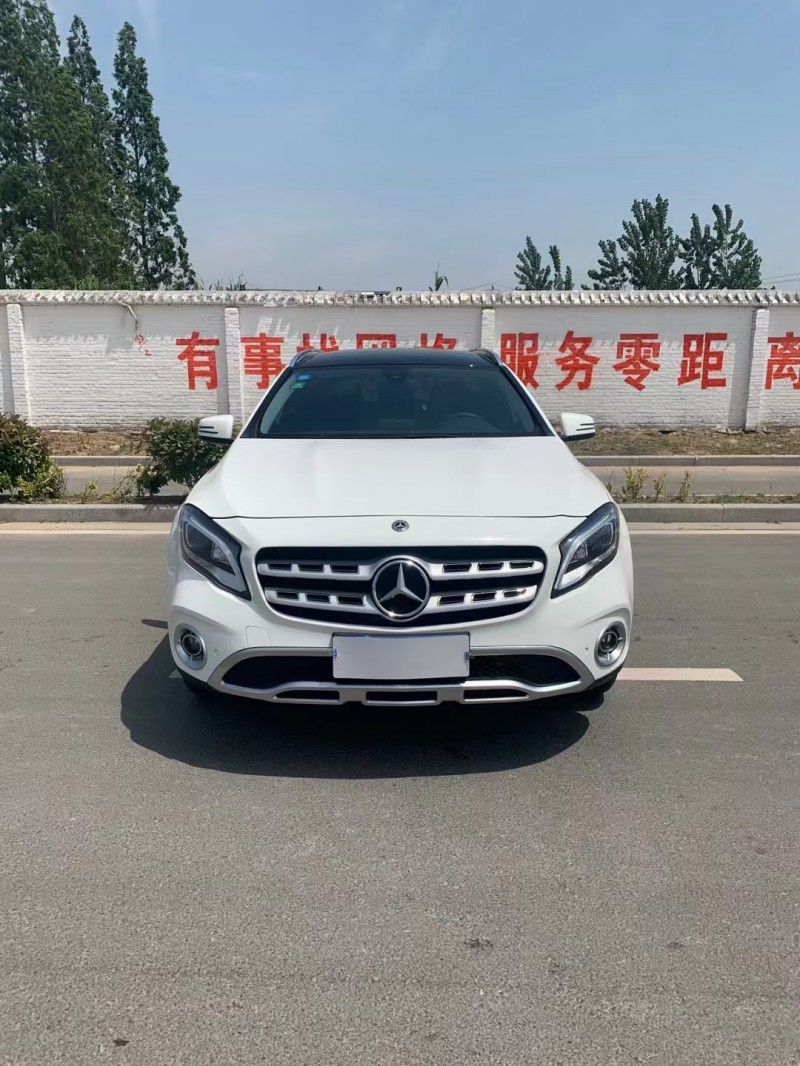徐州17年奔驰GLA1