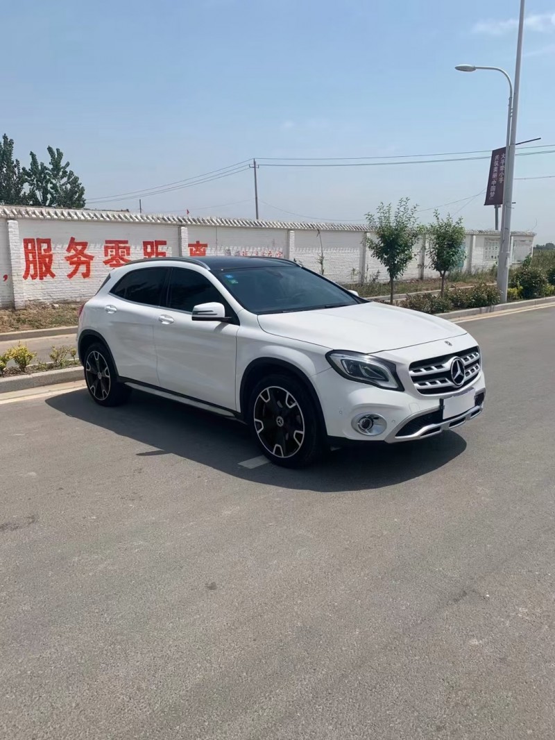 徐州17年奔驰GLA3