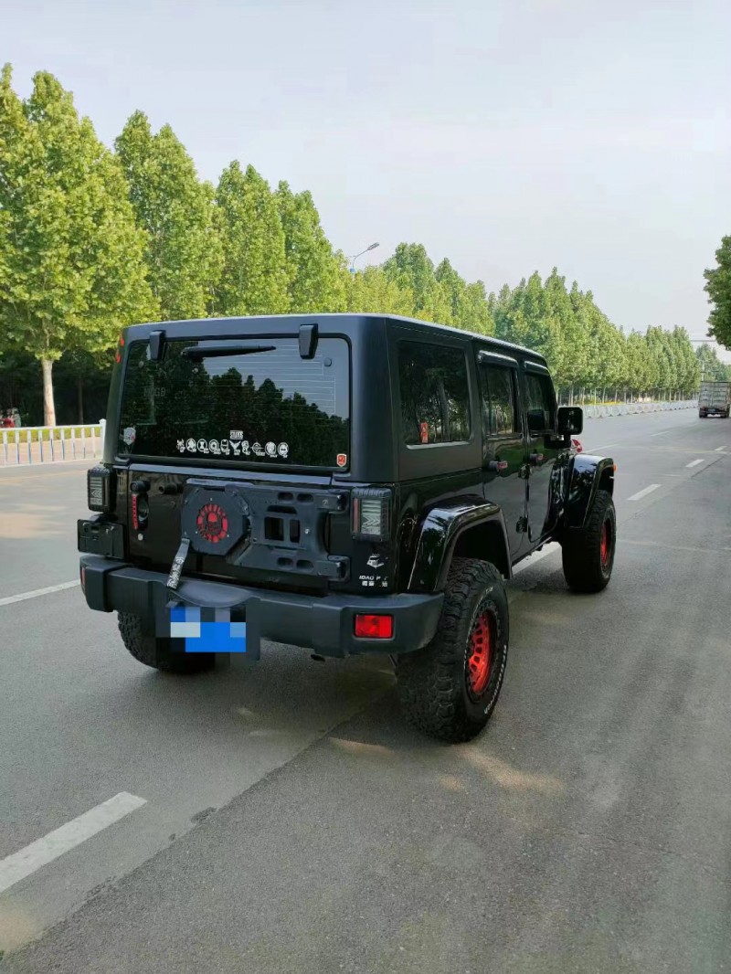 聊城17年Jeep牧馬人8