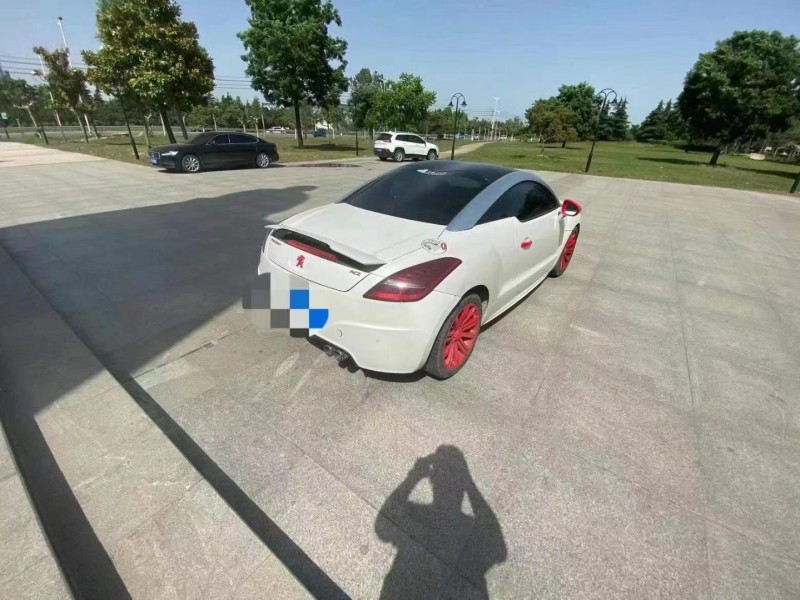 济宁12年标致RCZ2
