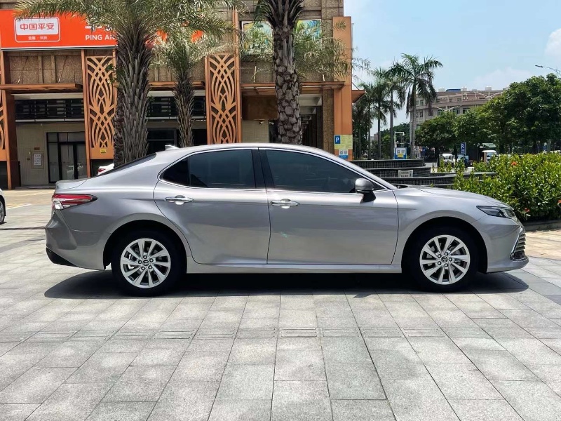 佛山21年丰田凯美瑞5