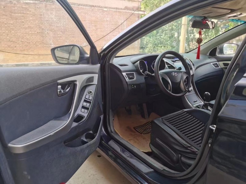 保定13年现代朗动4