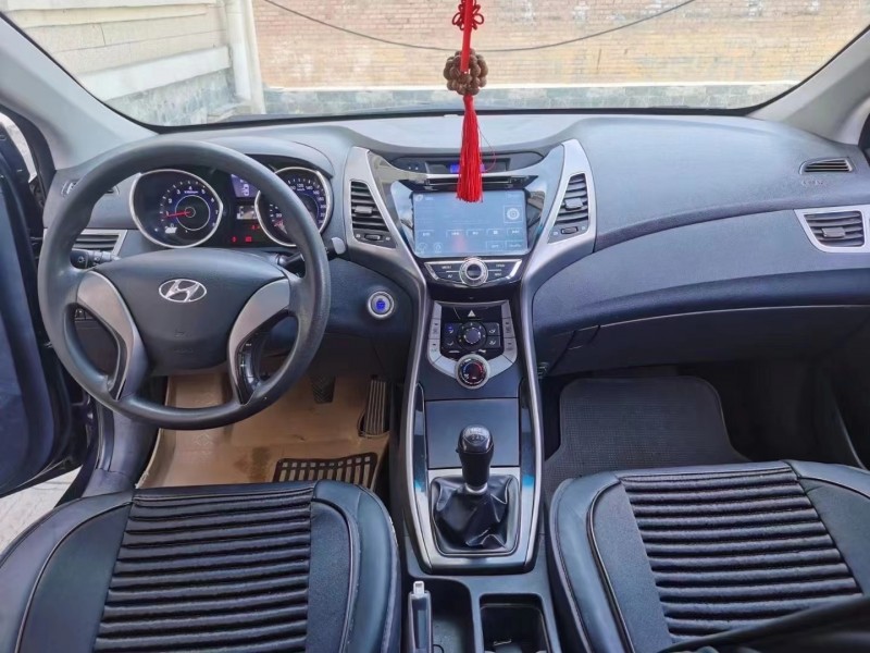 保定13年现代朗动5