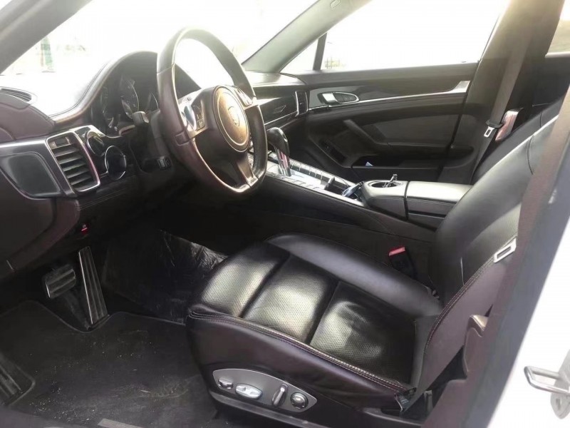 保定13年保时捷帕拉梅拉6