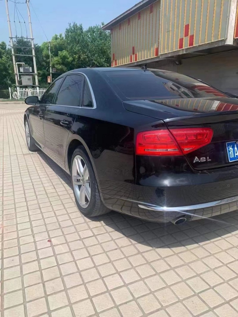 臨沂11年奧迪A8L3