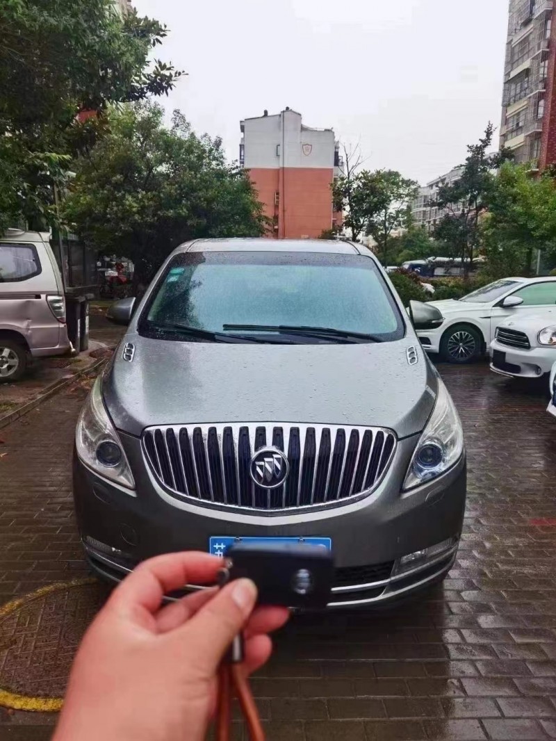 徐州11年别克GL87