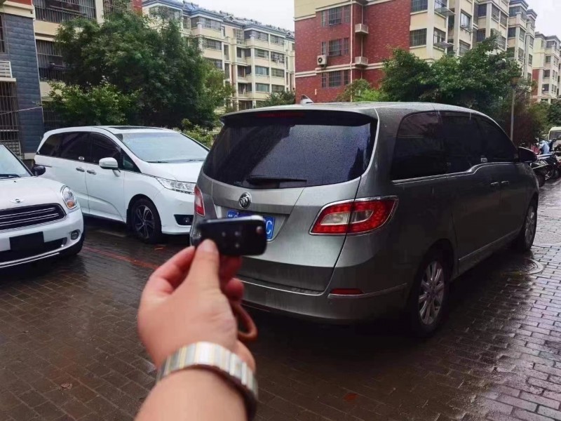 徐州11年别克GL84