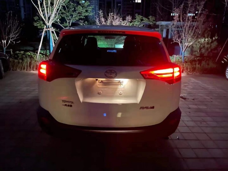 太原15年豐田RAV4榮放3