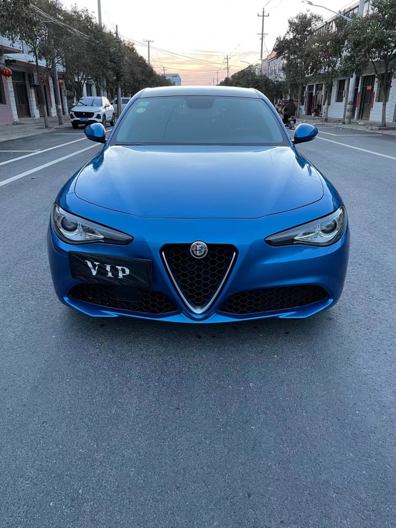 徐州17年阿尔法·罗密欧Giulia1